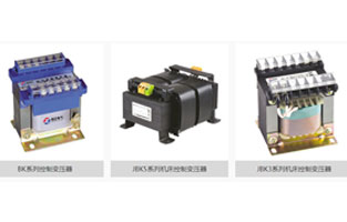 前面旗正電氣小編為大家總結(jié)了《控制變壓器容量規(guī)格》，今天我們?cè)賮?lái)為大家講講變壓器的規(guī)格型號(hào)，詳細(xì)內(nèi)容進(jìn)旗正電氣—控制變壓器生產(chǎn)廠家站點(diǎn)http://nhzzrp.cn/查看，總結(jié)讓你一目了然的。